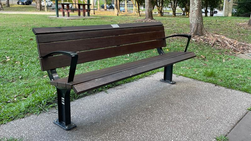 LIM_seats_pic_seat with armrest_5.jpg