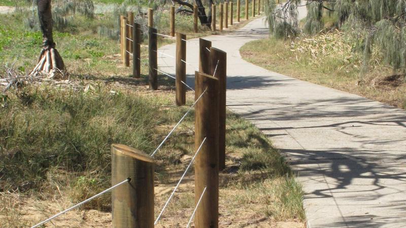 LIM_BI_pic_beach fence.jpg