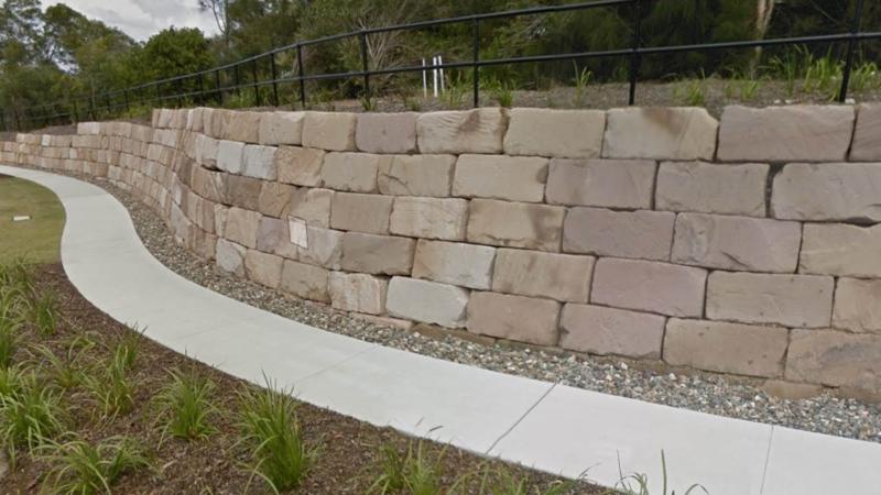 LIM_walls_pic_sandstone block use_.jpg