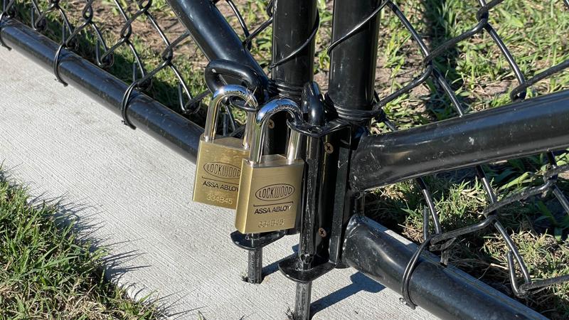 LIM_fence_gates_DEA maintenance gate lock3.jpg