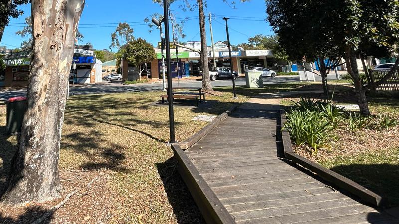 LIM_TreeSenDesign_pic_boardwalk timber1.jpg