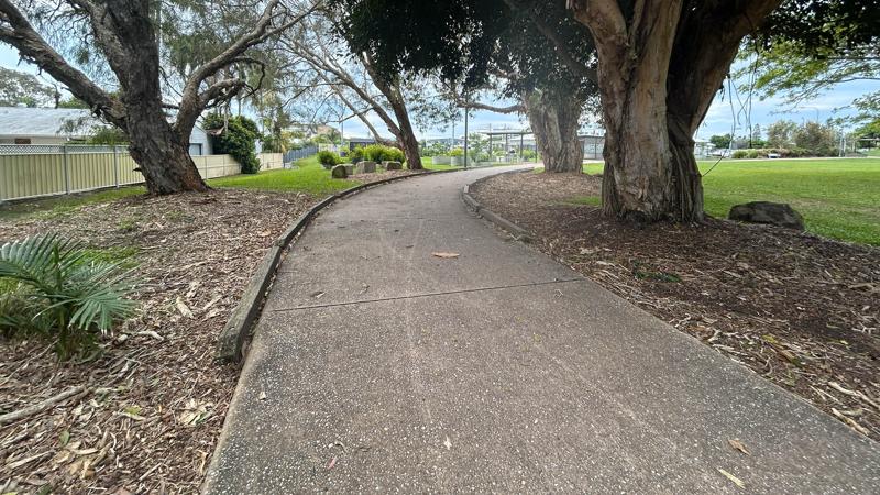 LIM_TreeSenDesign_pic_above grade path with edge restraint.jpg